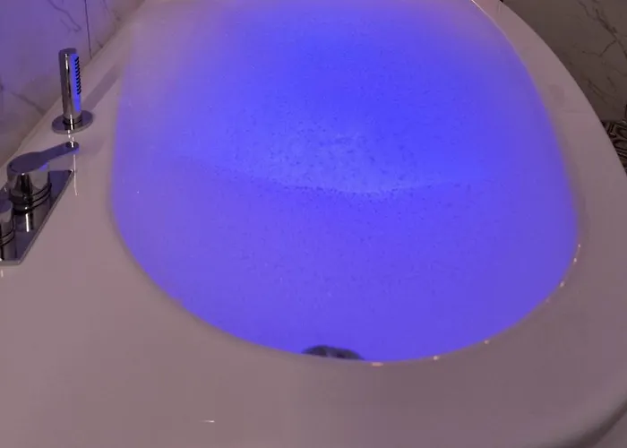 Apartament Center Luxury 2 *