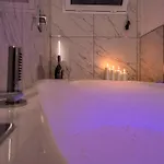 Appartement Center Luxury 2 *